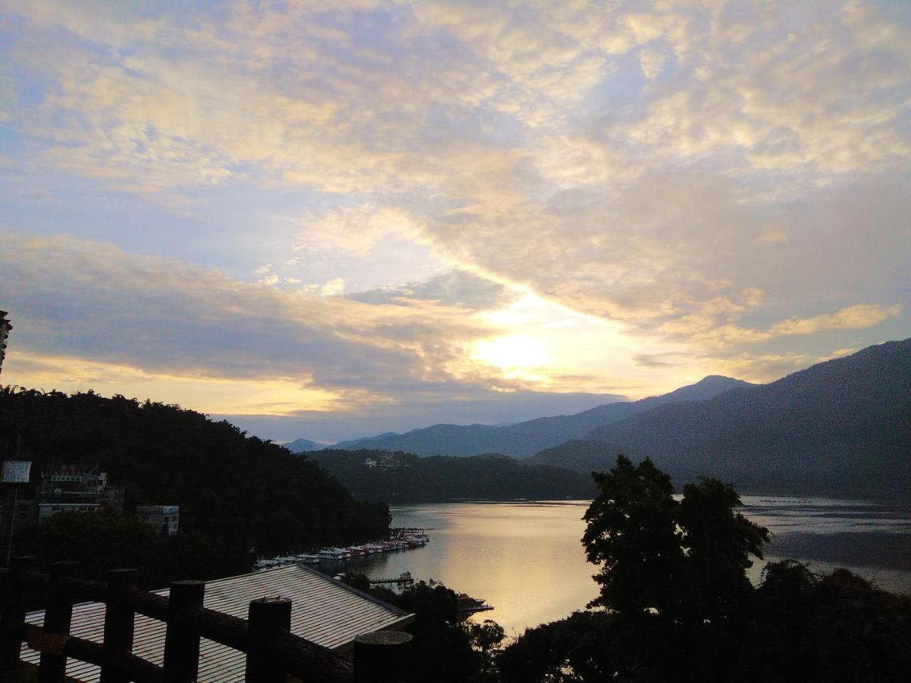 Sun Moon Lake Crown Yu Hotel Yuchi Exteriér fotografie